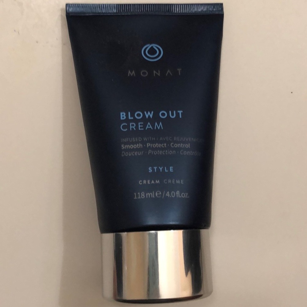 Monat Blow Out Cream